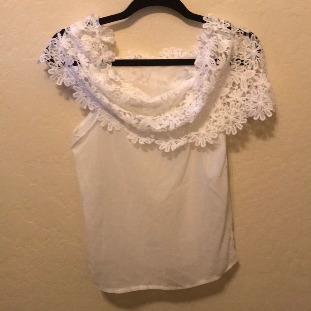 Spring time Blouse 👚 - Picture 2 of 2